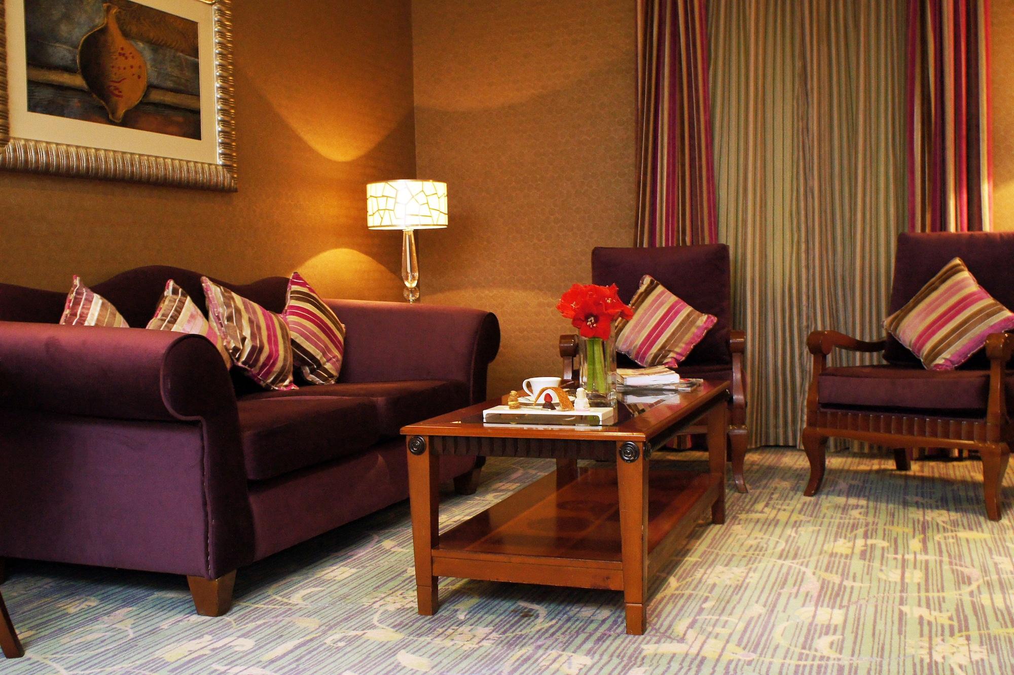 Wyndham Grand Regency Hotel