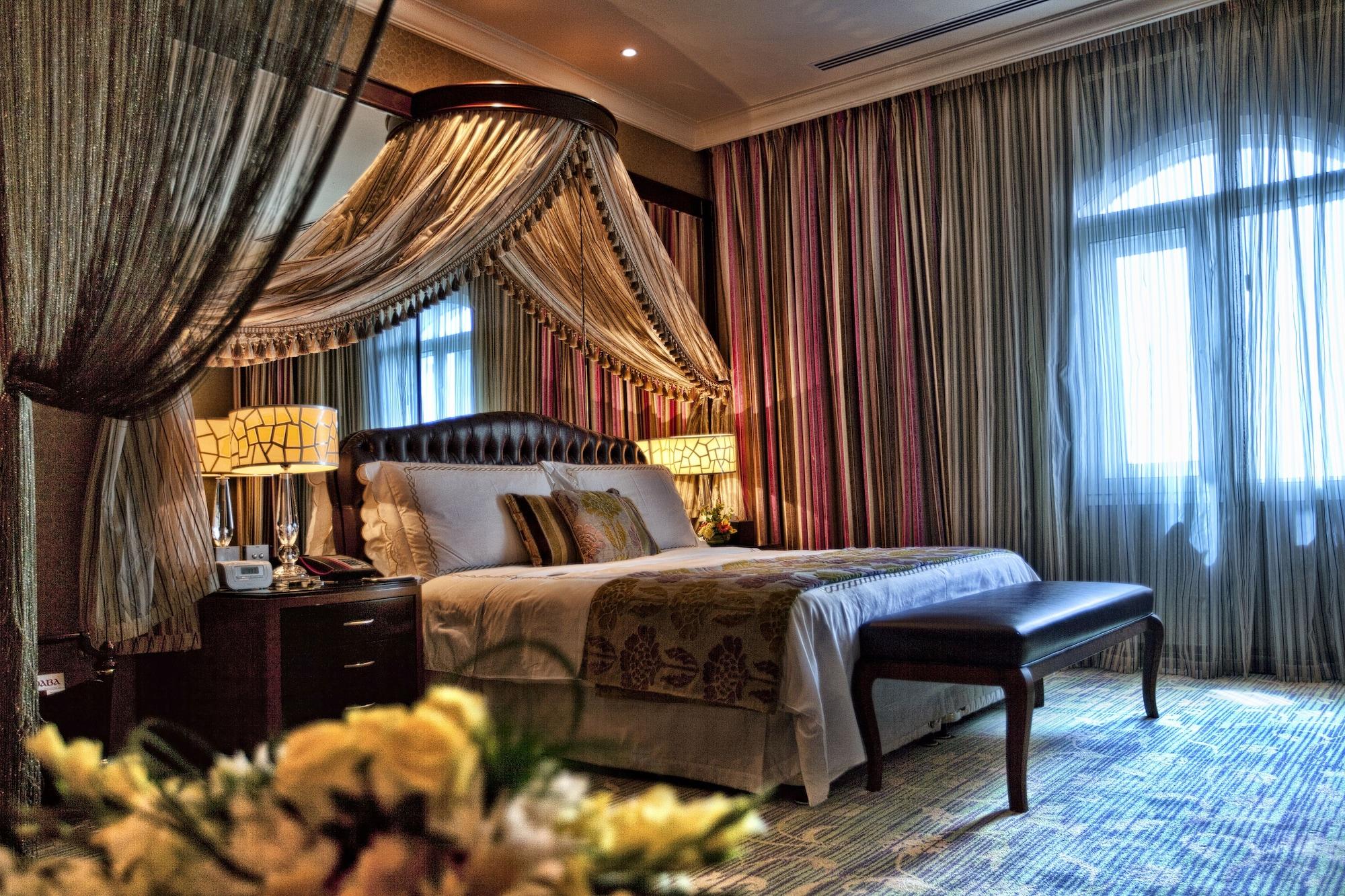 Wyndham Grand Regency