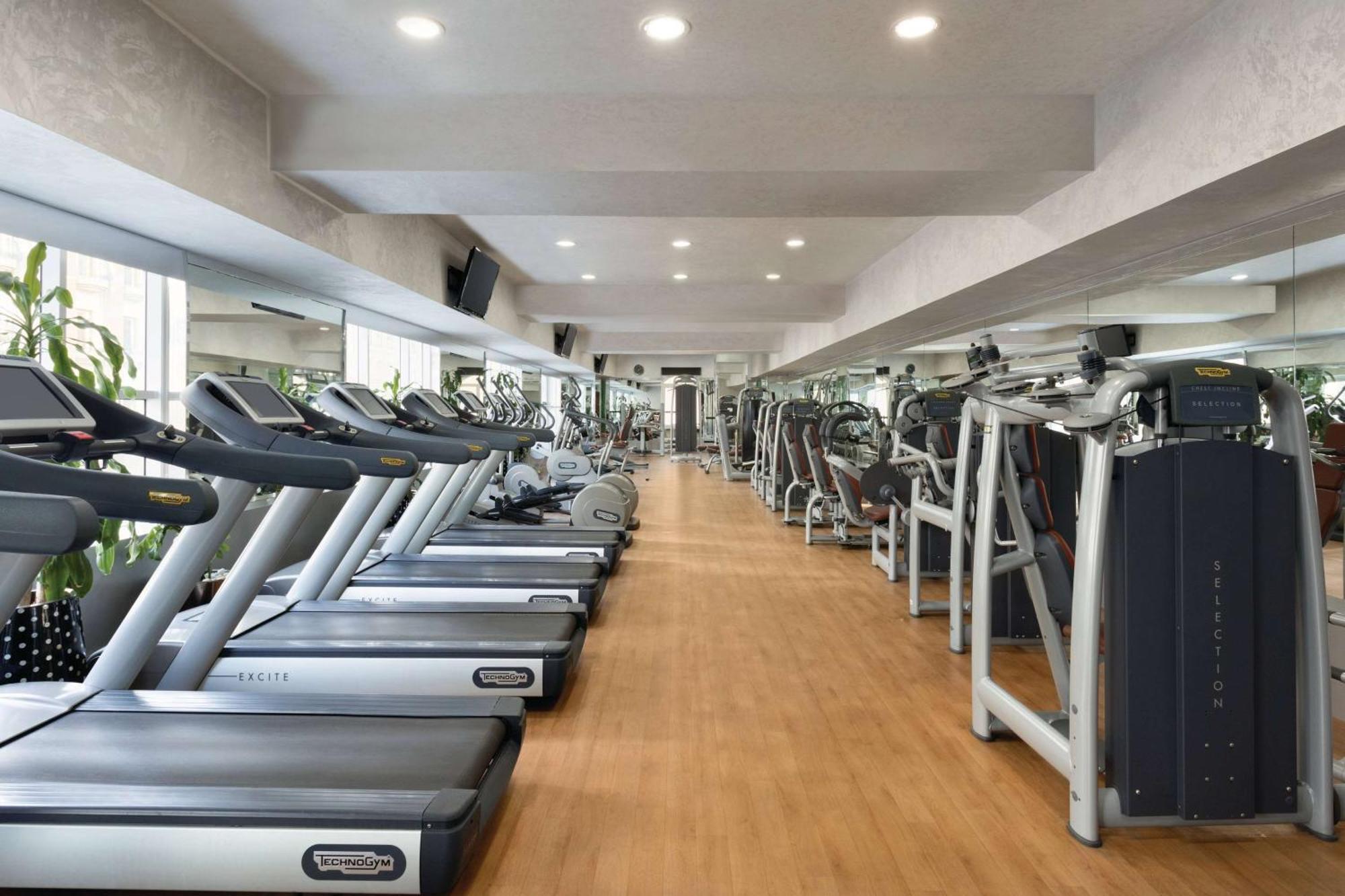 Wyndham Grand Regency 5*
