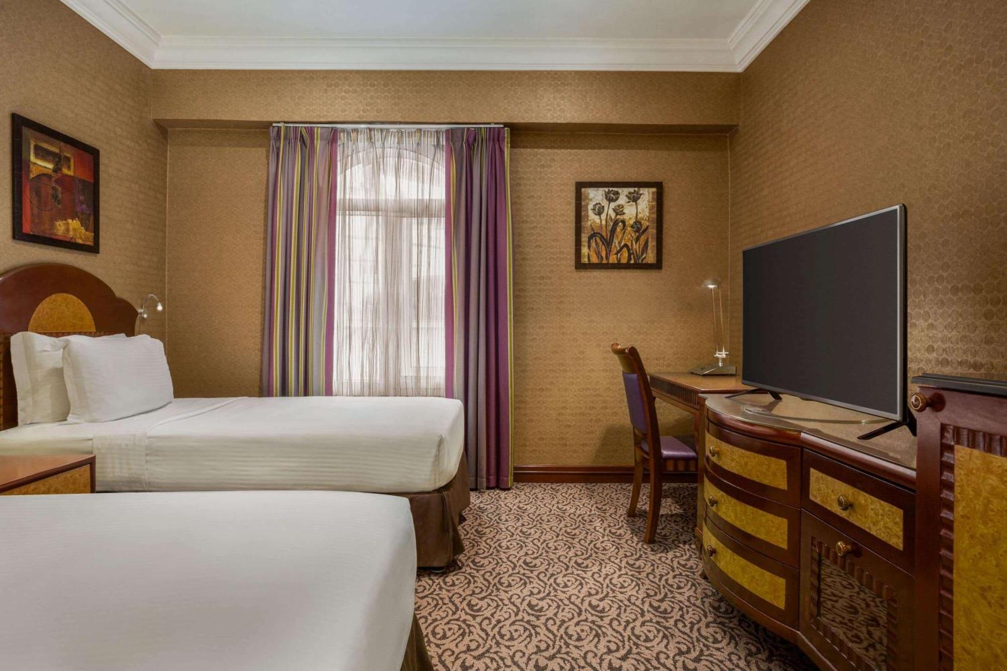 Wyndham Grand Regency