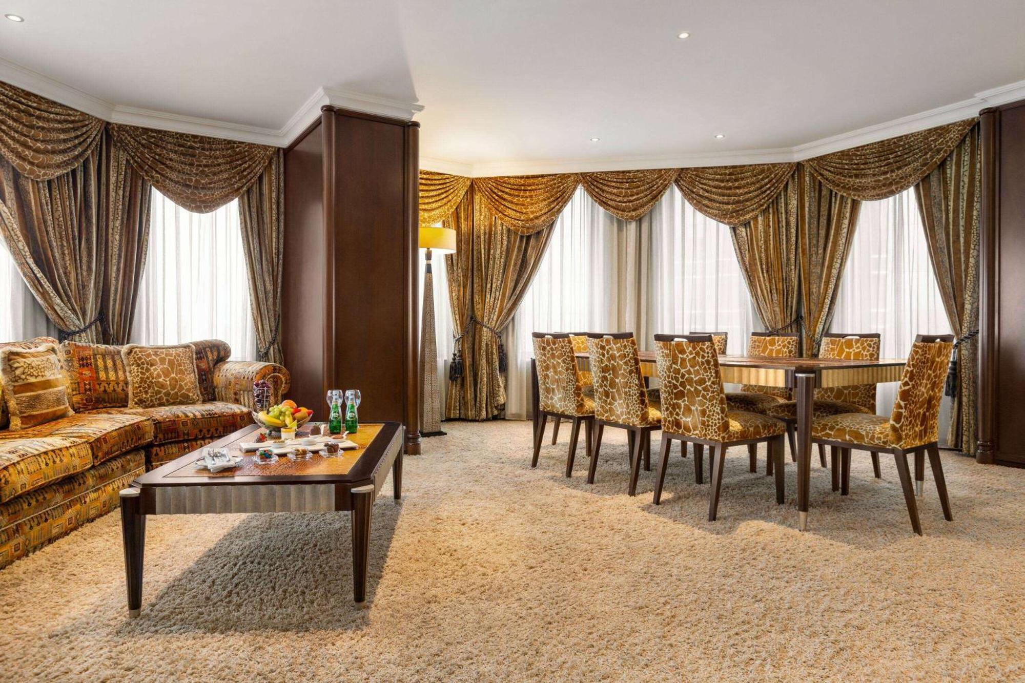 Wyndham Grand Regency Hotel