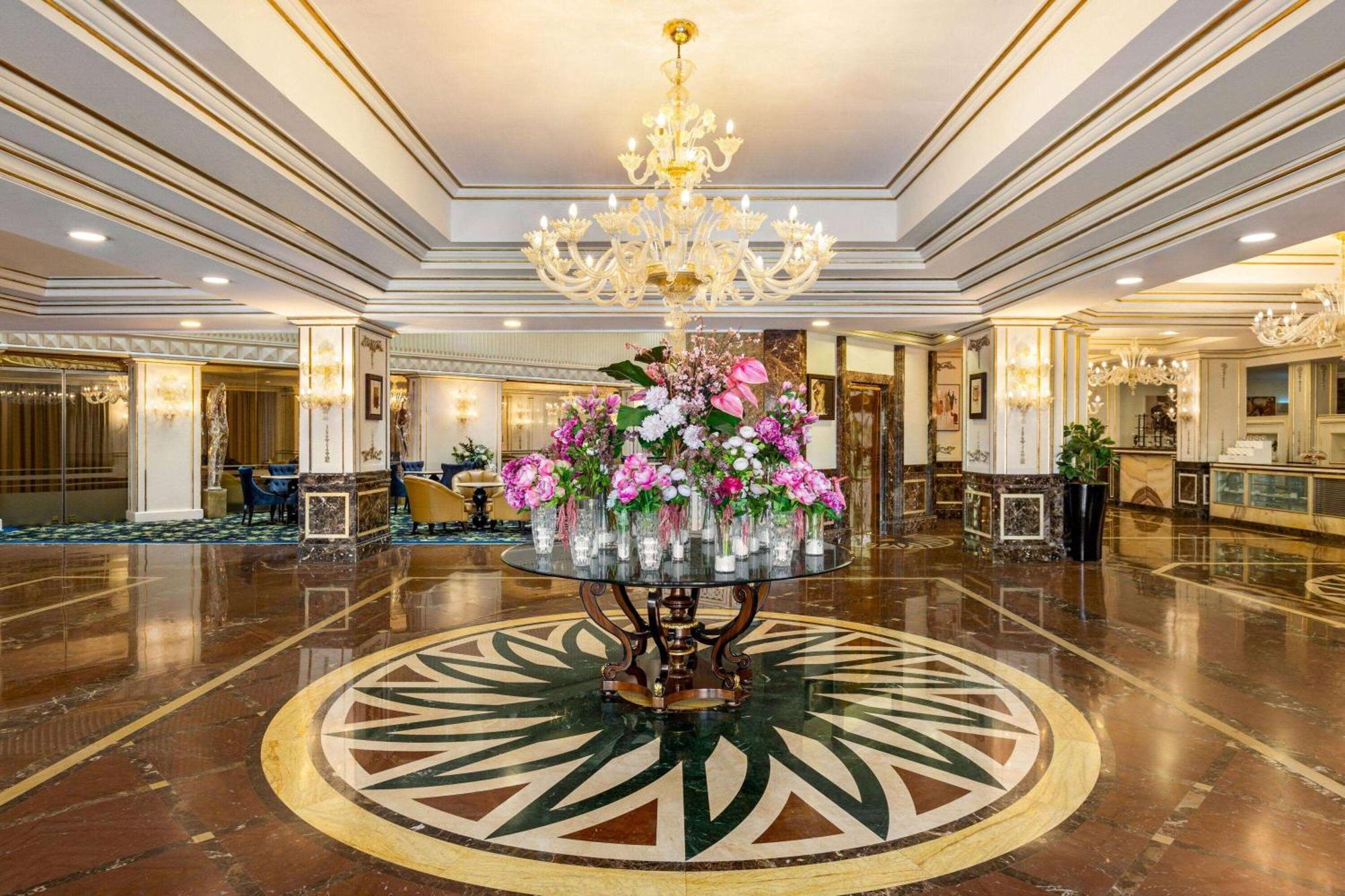 Wyndham Grand Regency Hotel 5*