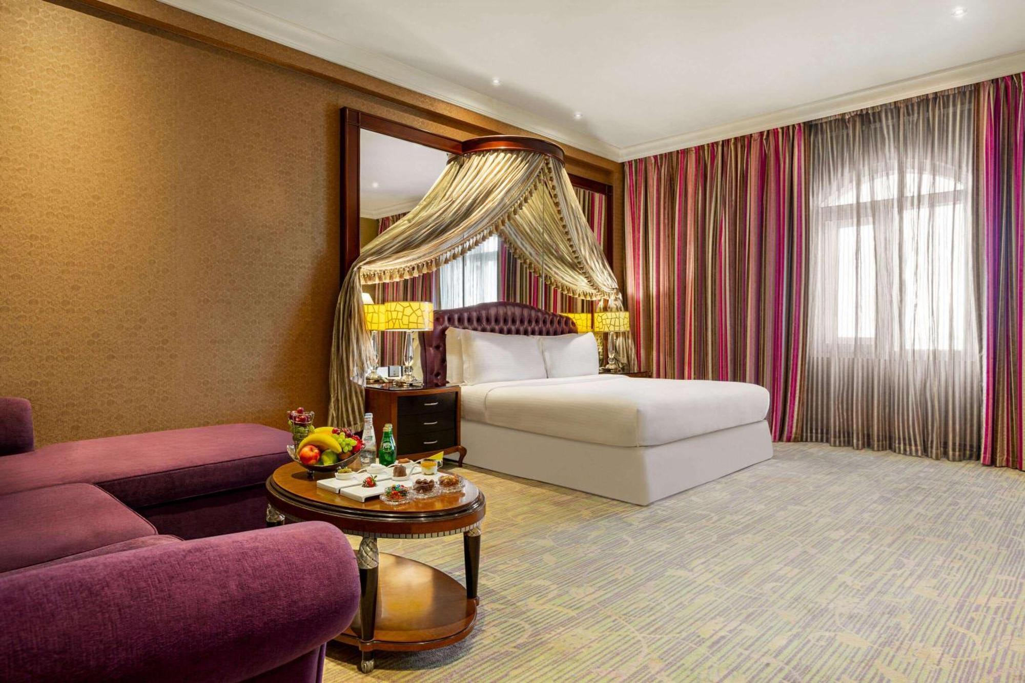 Wyndham Grand Regency Hotel