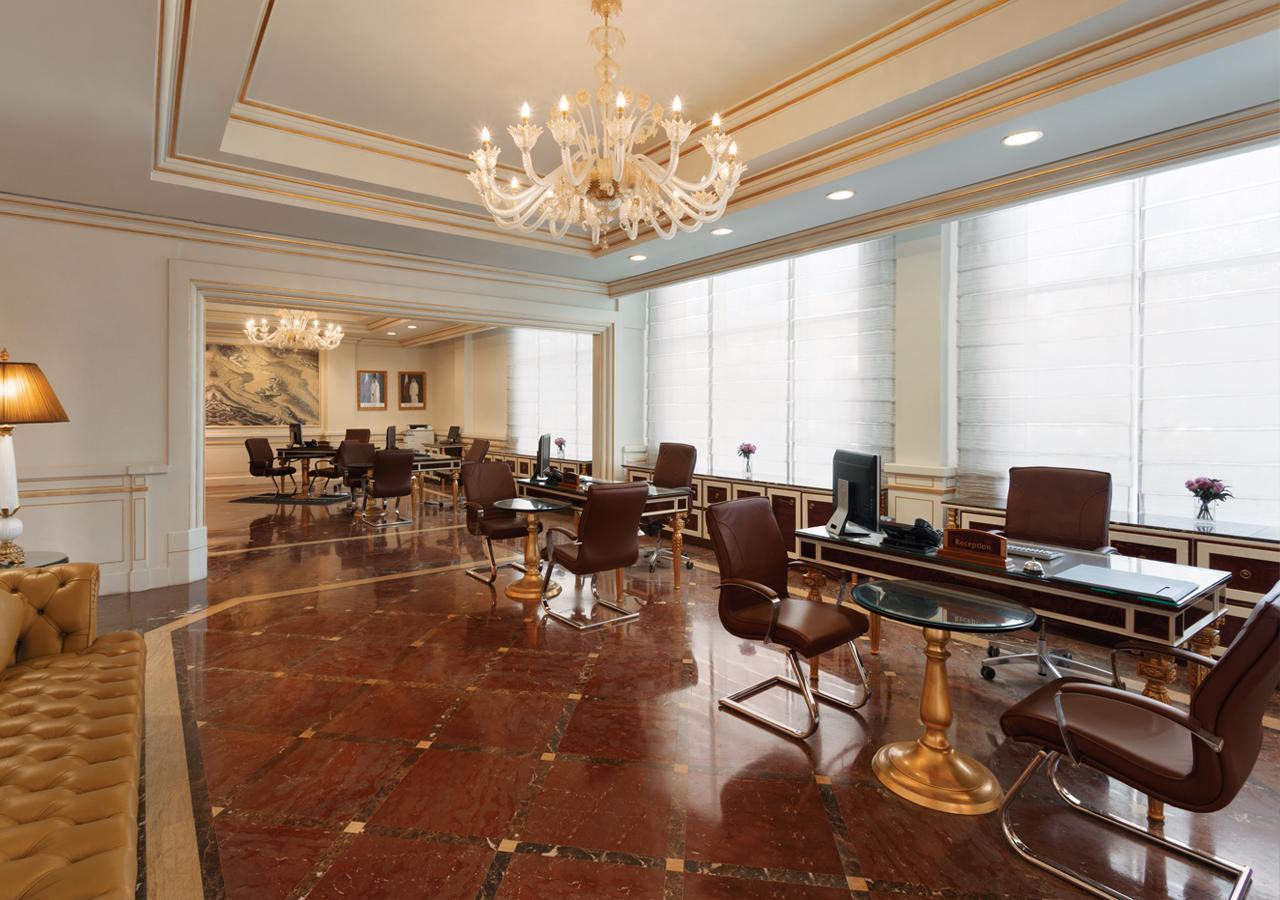 Wyndham Grand Regency Hotel