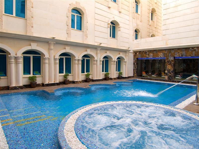 Wyndham Grand Regency Hotel